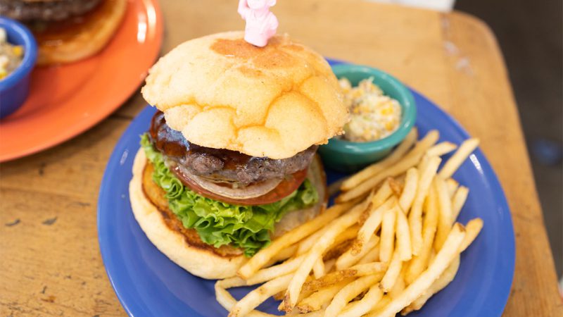 Burger Factoryで食べたメロンパンテリヤキパインバーガー