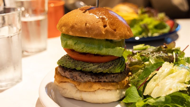 CANNONBALL DINERで食べたアボカドバーガー