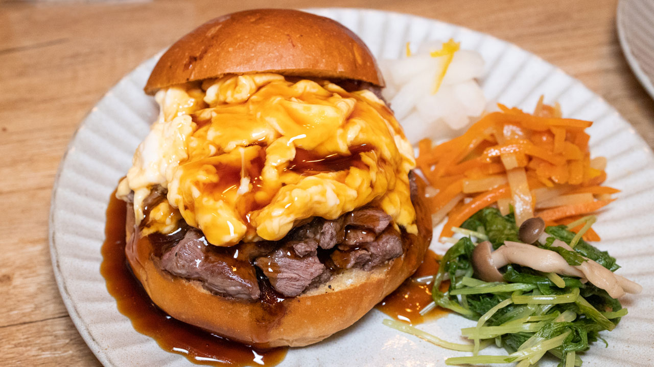 KAKUMEI Burger & cafeで食べたテリヤキエッグバーガー