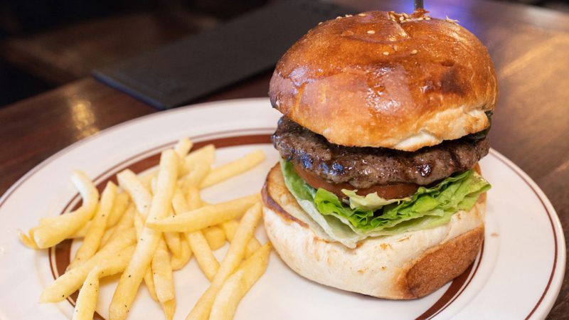 OLD NEW DINERで食べたアボカドバーガー