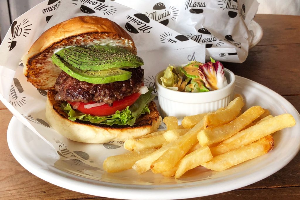 Burger Mania広尾店のアボカドトッピングバーガー