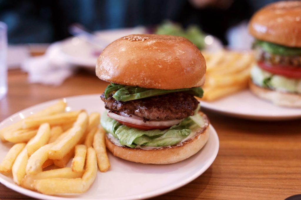 BURGER & MILKSHAKE CRANEのアボカドバーガー
