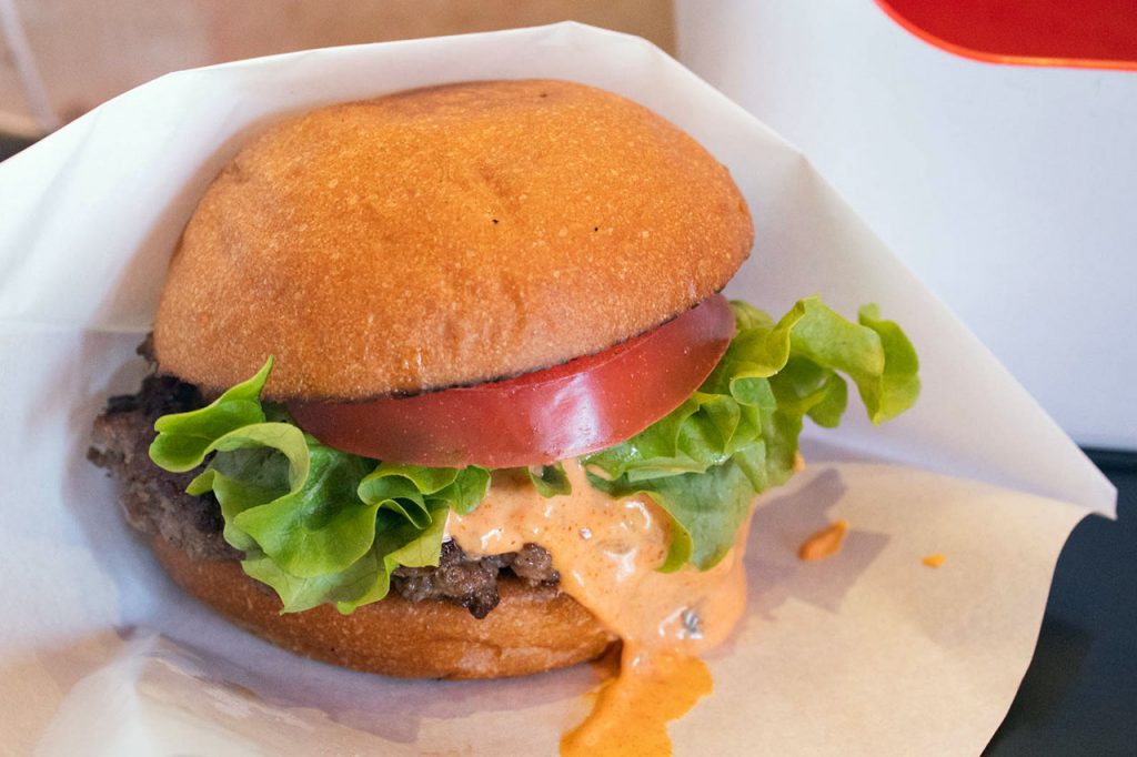 HENRY'S BURGER代官山店のAコンボを寄りで