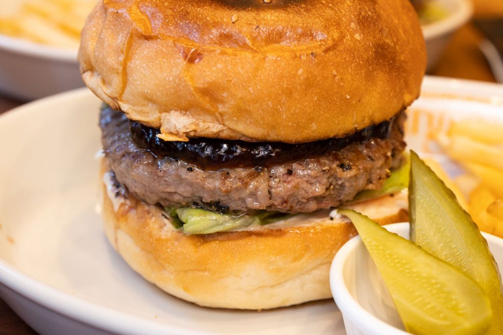 Island Burgersのテリヤキバーガーを寄りで